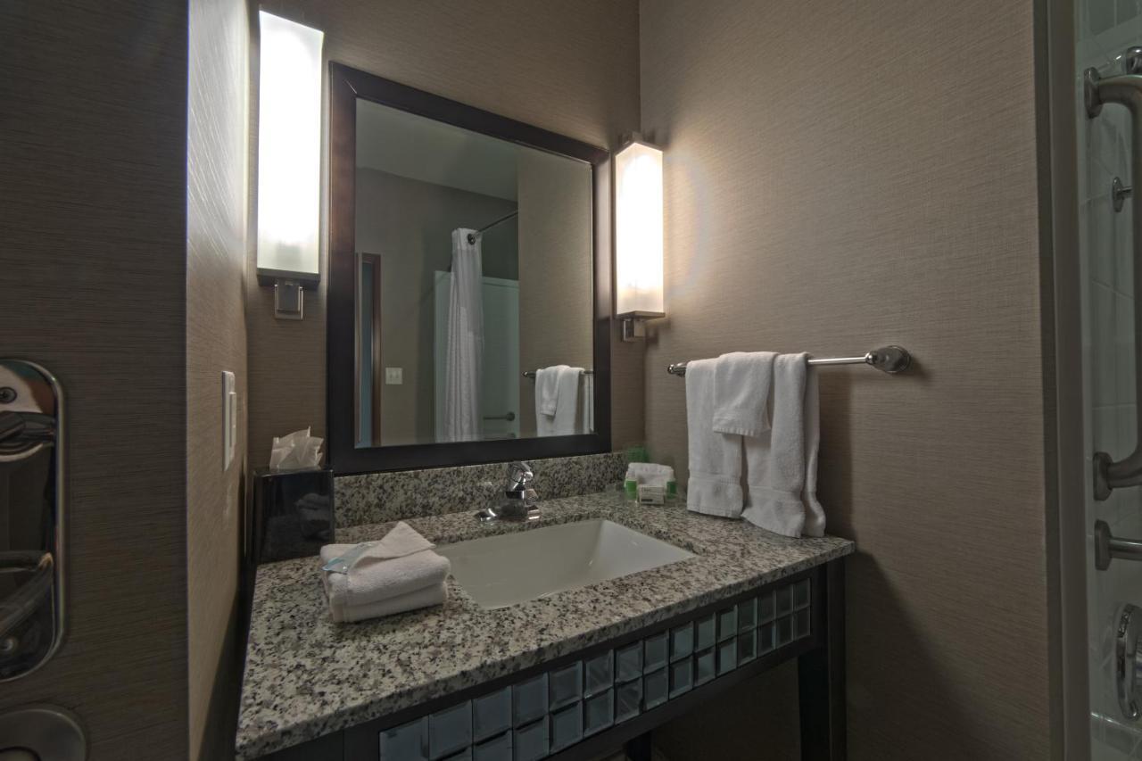 Queen Room Two Queen Beds Shower Hearing Accessible or Non-Smoking