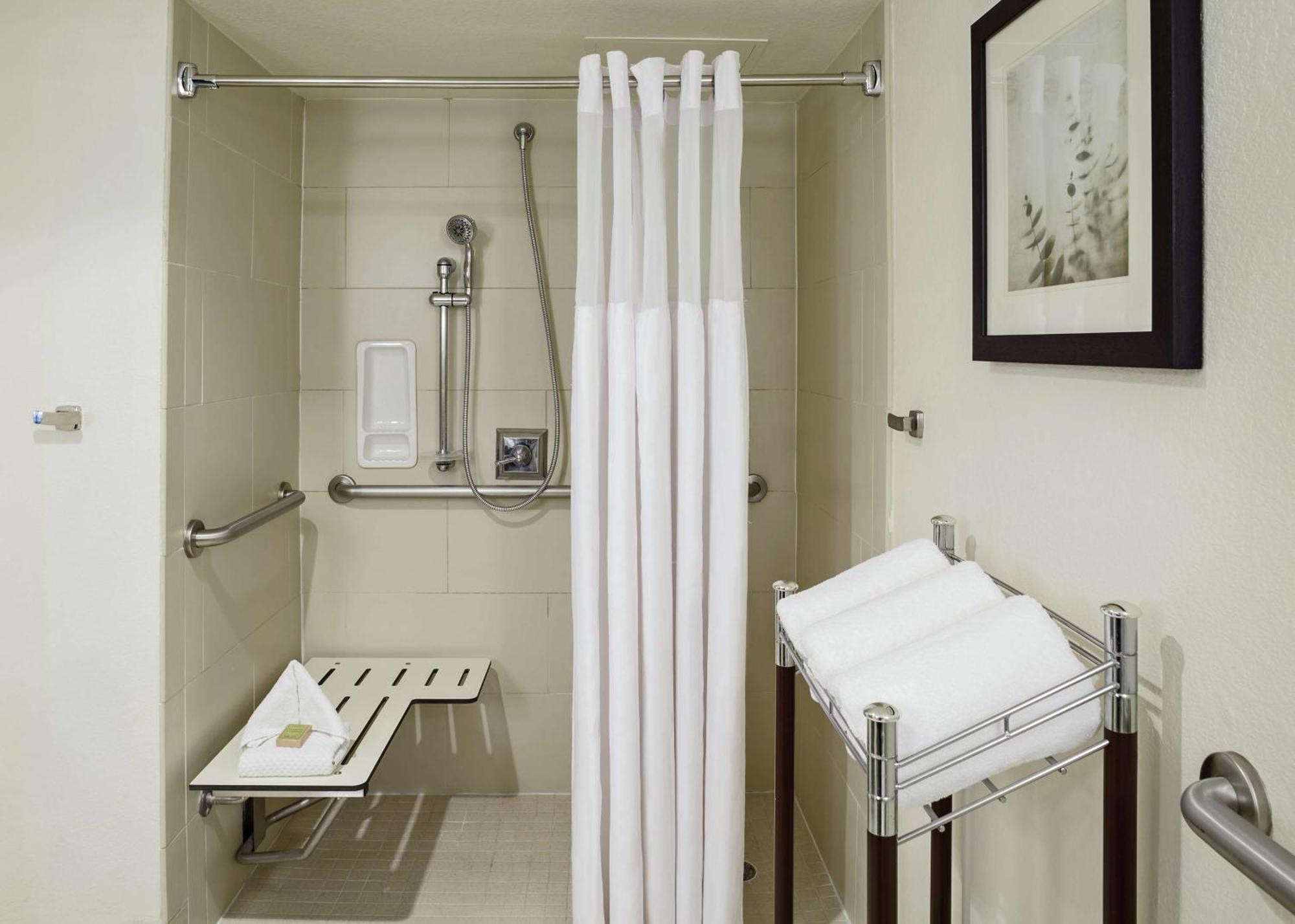 Double Room Two Double Beds Roll Shower or Non-Smoking