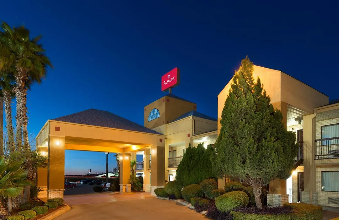 Ramada By Wyndham San Antonio Near Seaworld - Lackland Afb-1