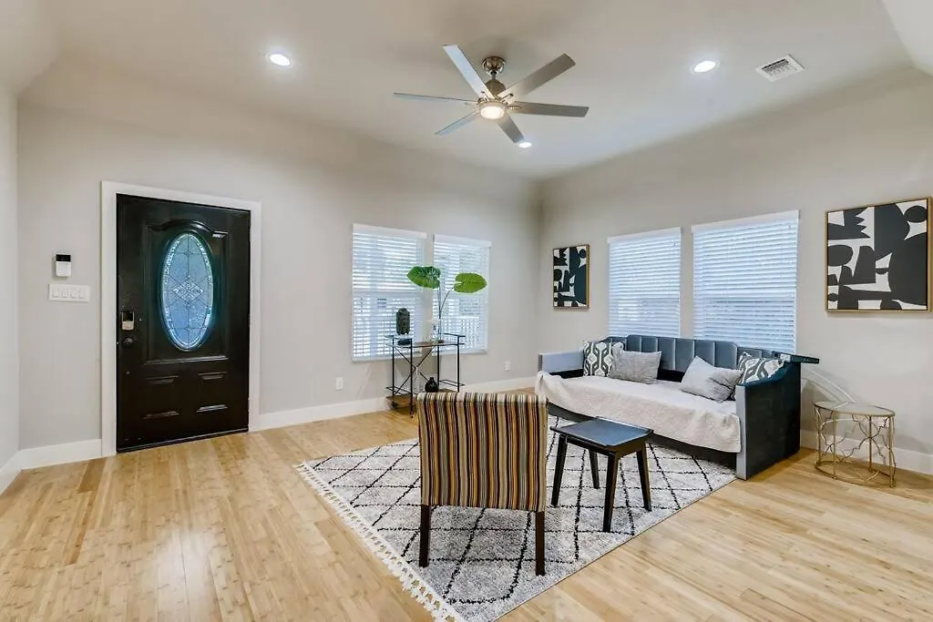 New 4 Bdrm Home Off St Mary'S Mins To Pearl/River!-1