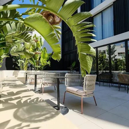 Azuline Hotel M-3